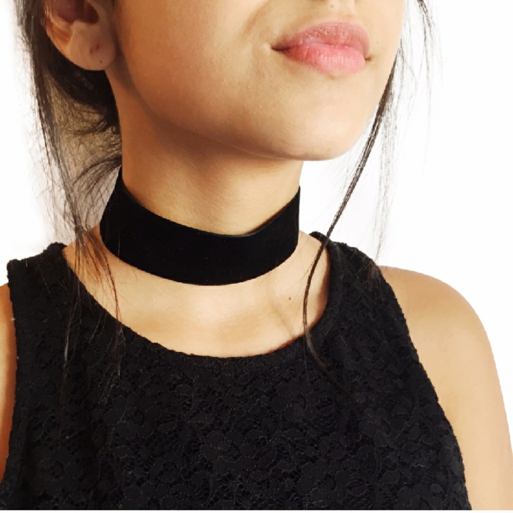 🔥NWT Dani Rogue Velvet Choker🔥